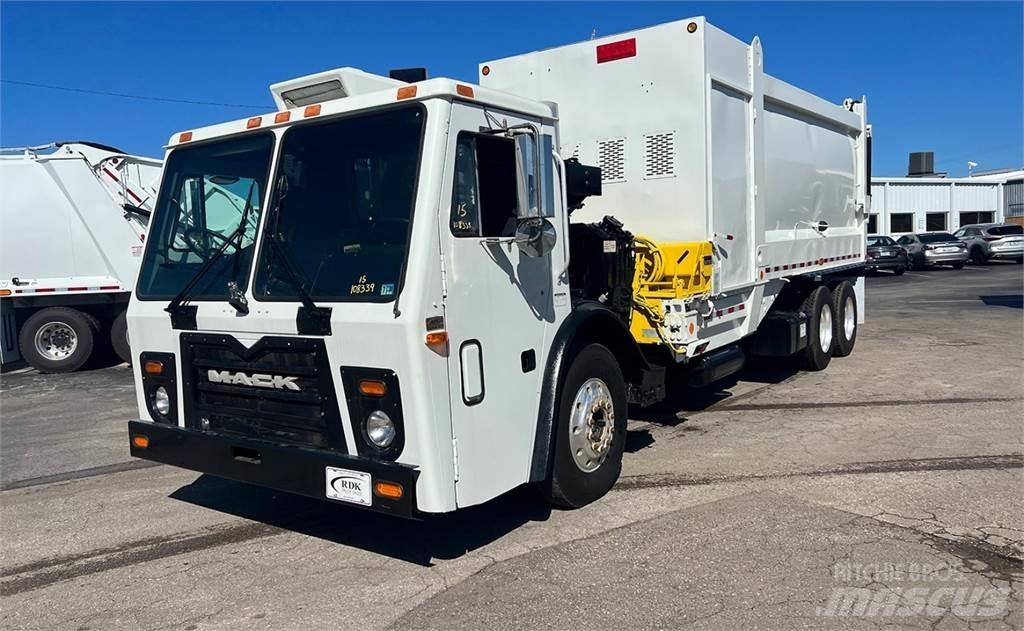 Mack LEU613 Garbage Trucks / Recycling Trucks