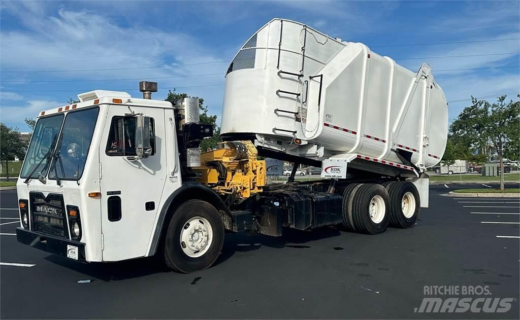 Mack LEU613 Garbage Trucks / Recycling Trucks