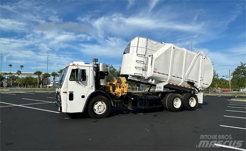 Mack LEU613 Garbage Trucks / Recycling Trucks