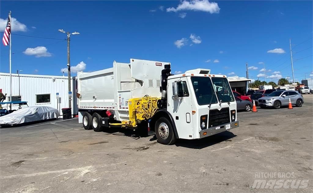 Mack LEU613 Garbage Trucks / Recycling Trucks