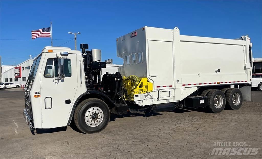 Mack LEU613 Garbage Trucks / Recycling Trucks