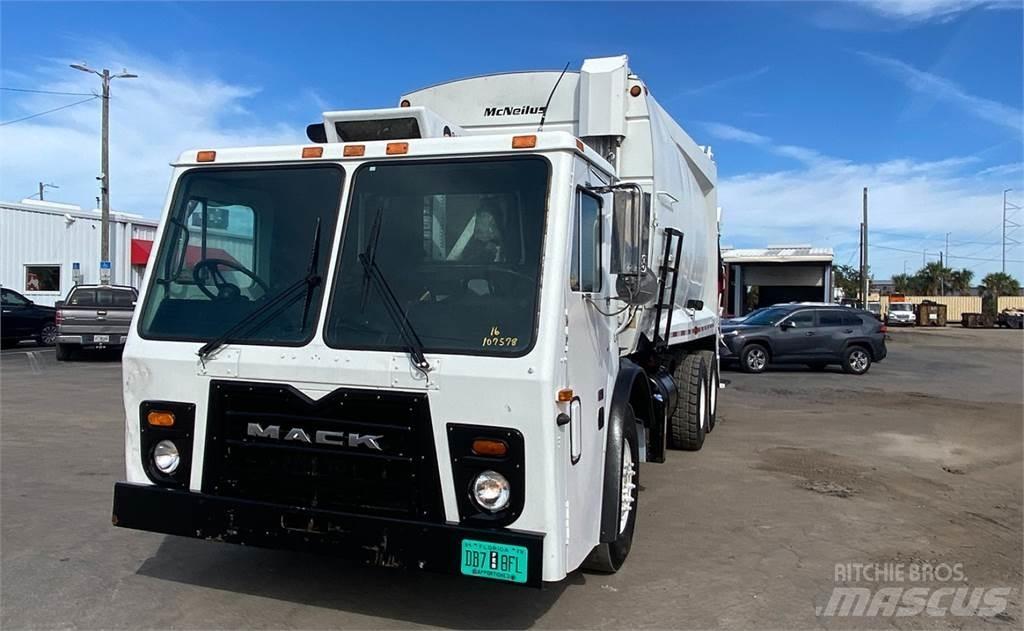 Mack LEU613 Garbage Trucks / Recycling Trucks
