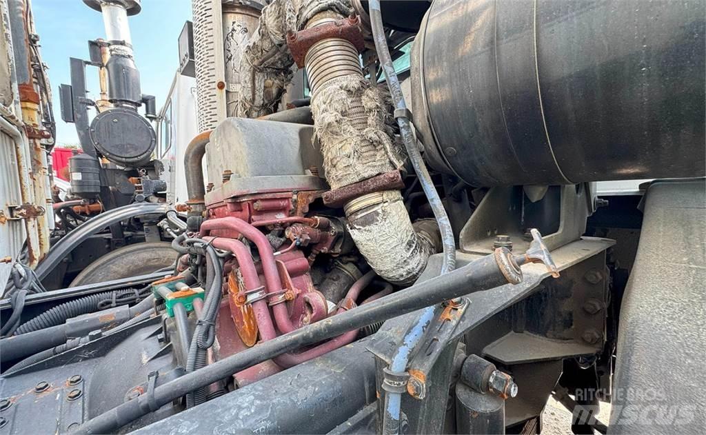Mack LEU613 Garbage Trucks / Recycling Trucks