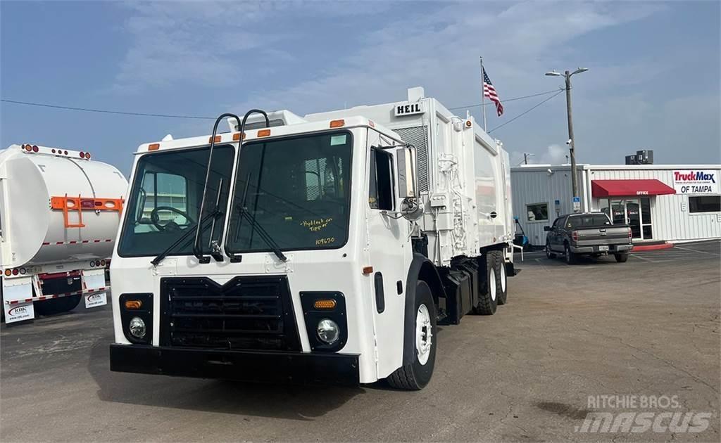 Mack LEU613 Garbage Trucks / Recycling Trucks