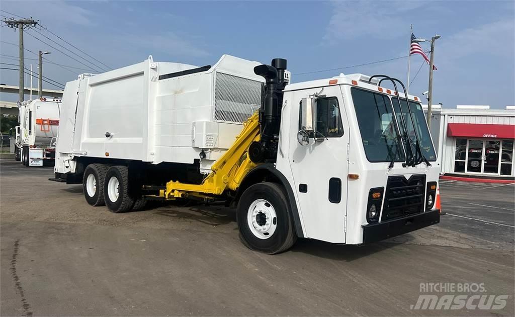 Mack LEU613 Garbage Trucks / Recycling Trucks