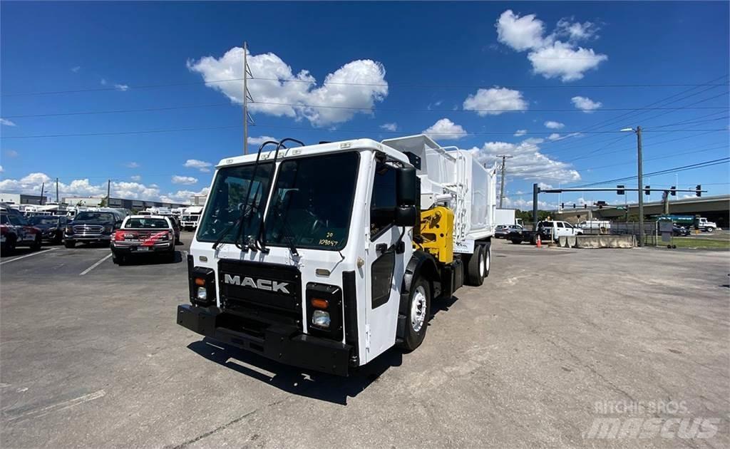 Mack LR613 Garbage Trucks / Recycling Trucks