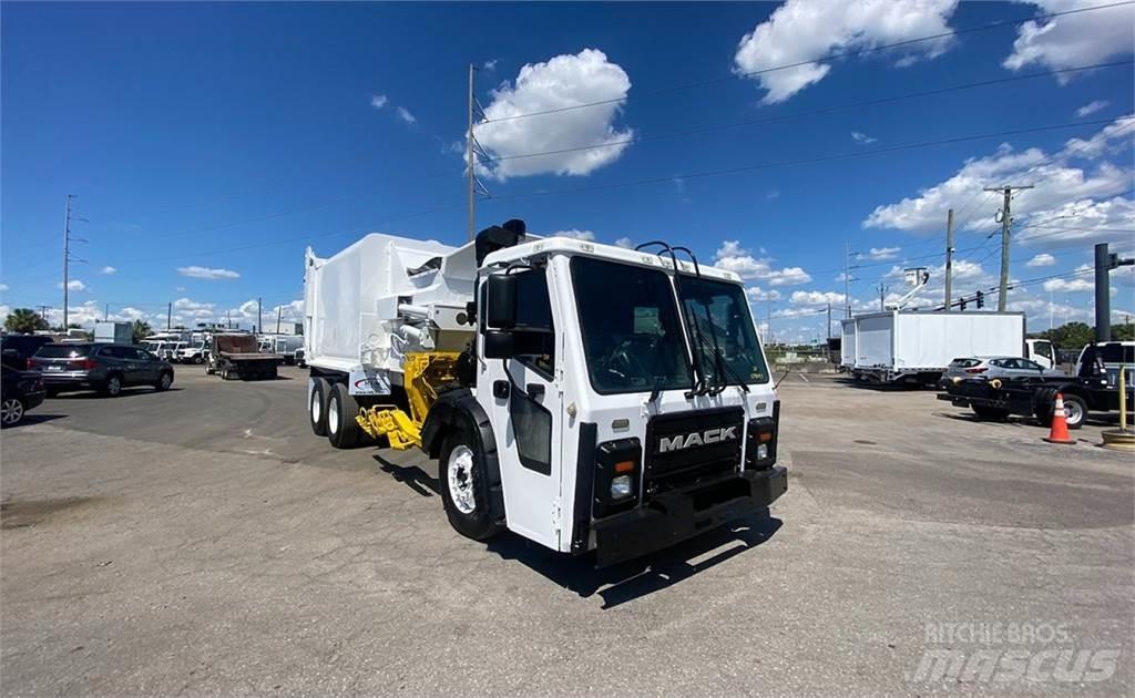 Mack LR613 Garbage Trucks / Recycling Trucks