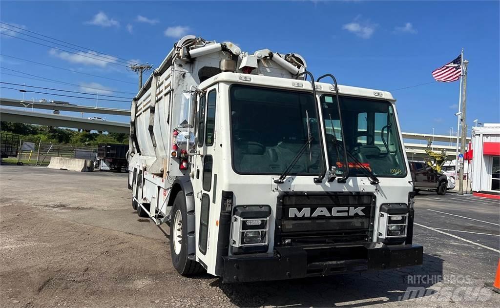 Mack LR613 Garbage Trucks / Recycling Trucks