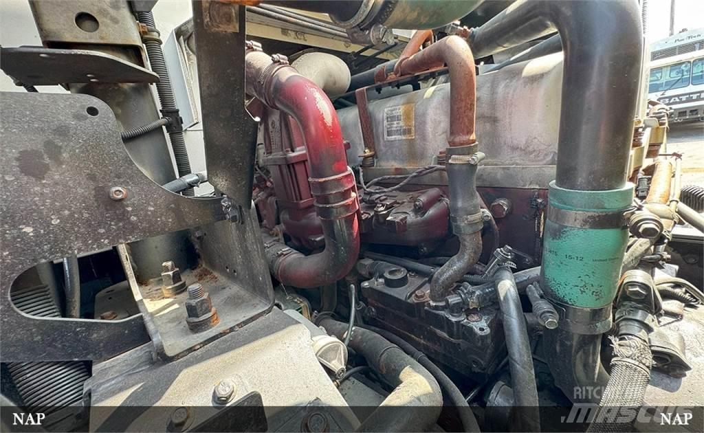 Mack LR613 Garbage Trucks / Recycling Trucks