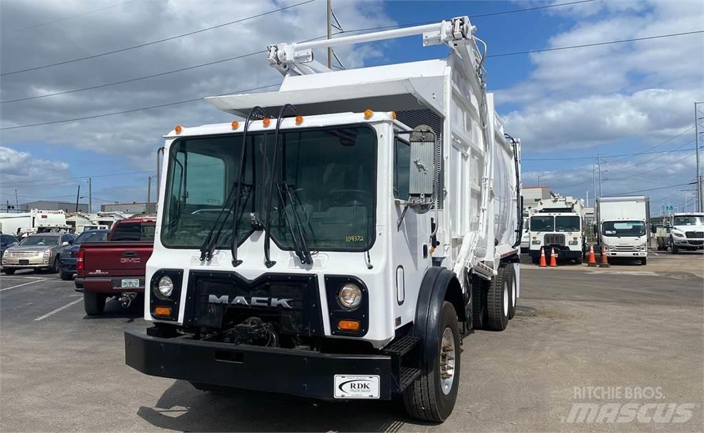 Mack MRU Garbage Trucks / Recycling Trucks