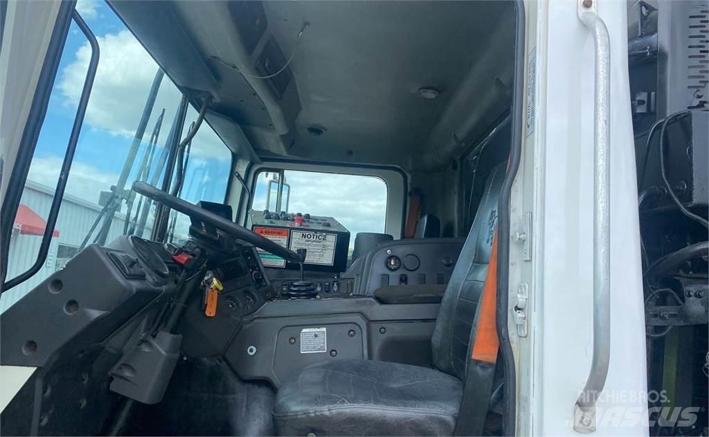 Mack MRU Garbage Trucks / Recycling Trucks