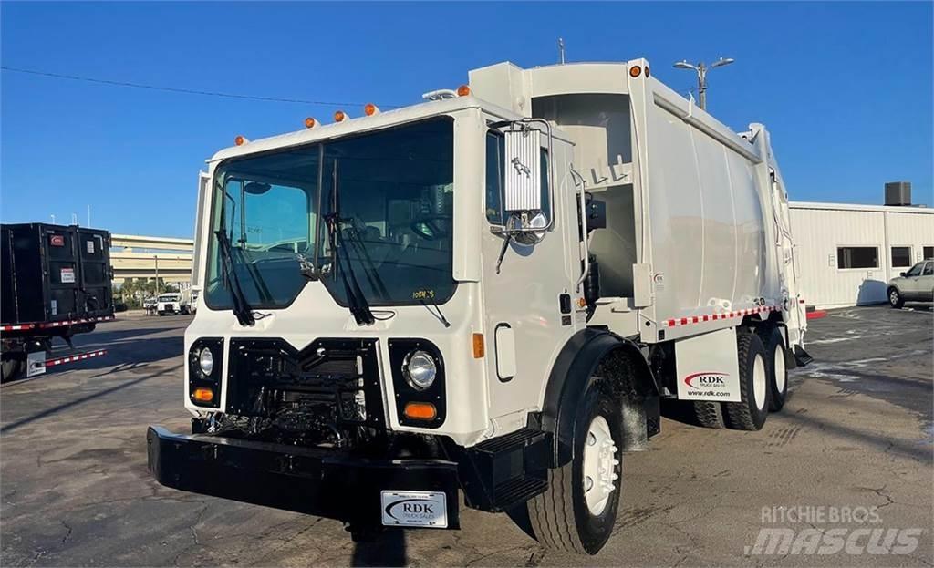 Mack MRU613 Garbage Trucks / Recycling Trucks