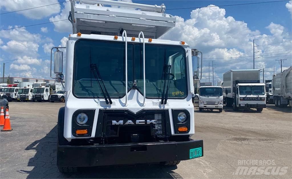 Mack MRU613 Garbage Trucks / Recycling Trucks