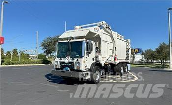 Mack TE64 Garbage Trucks / Recycling Trucks