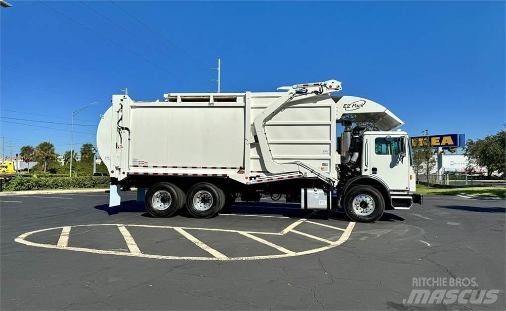 Mack TE64 Garbage Trucks / Recycling Trucks
