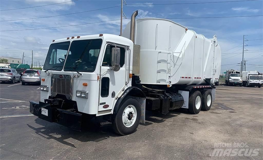 Peterbilt 320 Garbage Trucks / Recycling Trucks