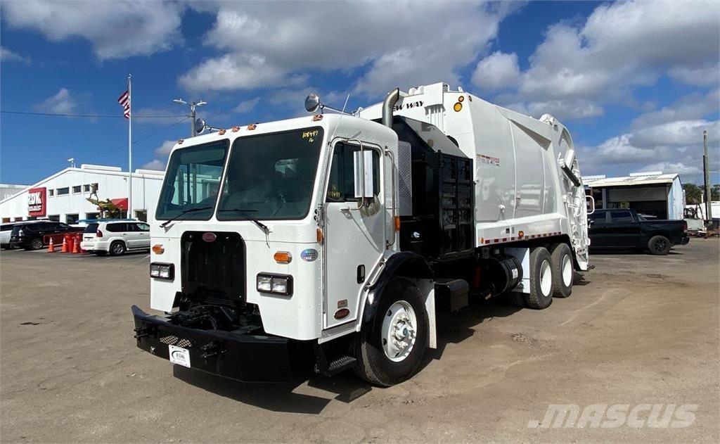 Peterbilt 320 Garbage Trucks / Recycling Trucks