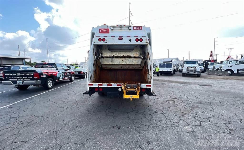 Peterbilt 320 Garbage Trucks / Recycling Trucks