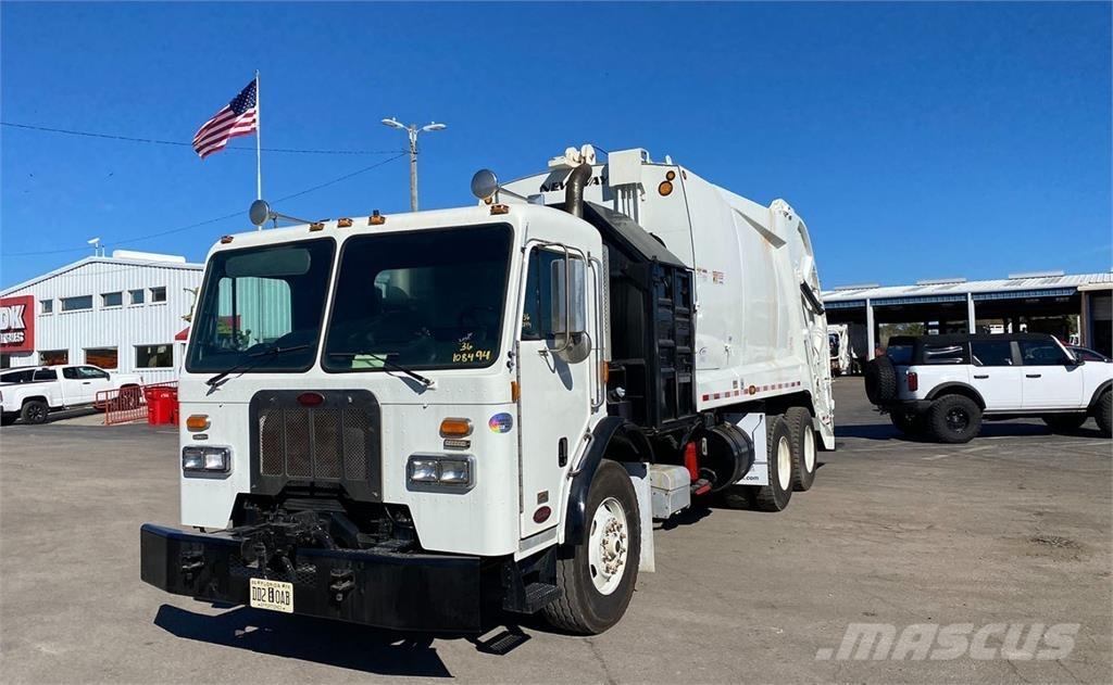 Peterbilt 320 Garbage Trucks / Recycling Trucks