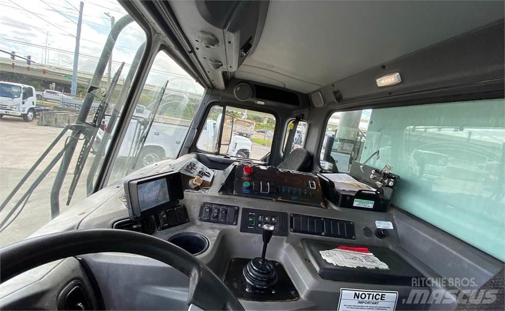 Peterbilt 520 Garbage Trucks / Recycling Trucks