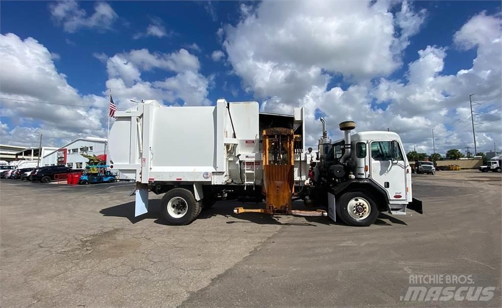 Peterbilt 520 Garbage Trucks / Recycling Trucks
