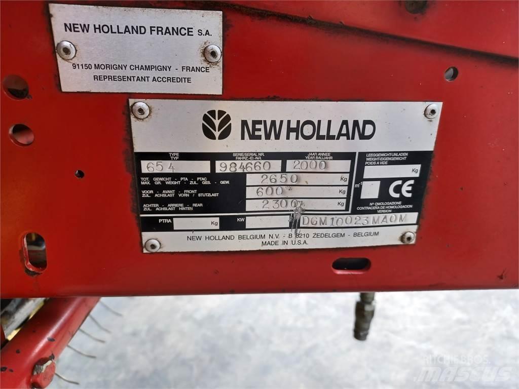 New Holland 658 Round Balers