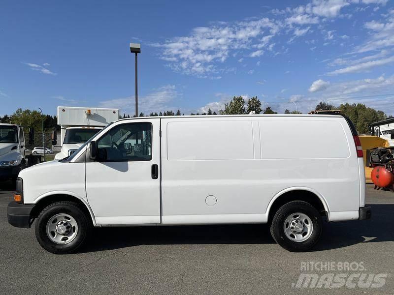 Chevrolet Express Panel vans