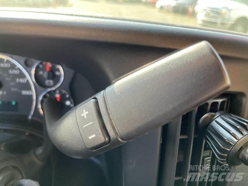 Chevrolet Express Panel vans