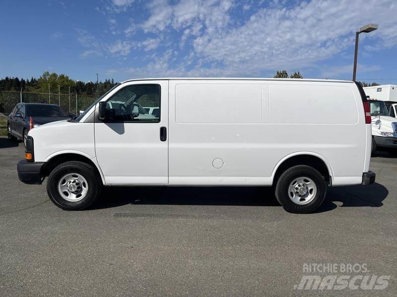 Chevrolet Express Panel vans