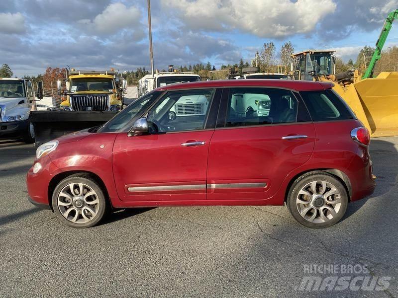 Fiat 500L Automobiles / SUVS