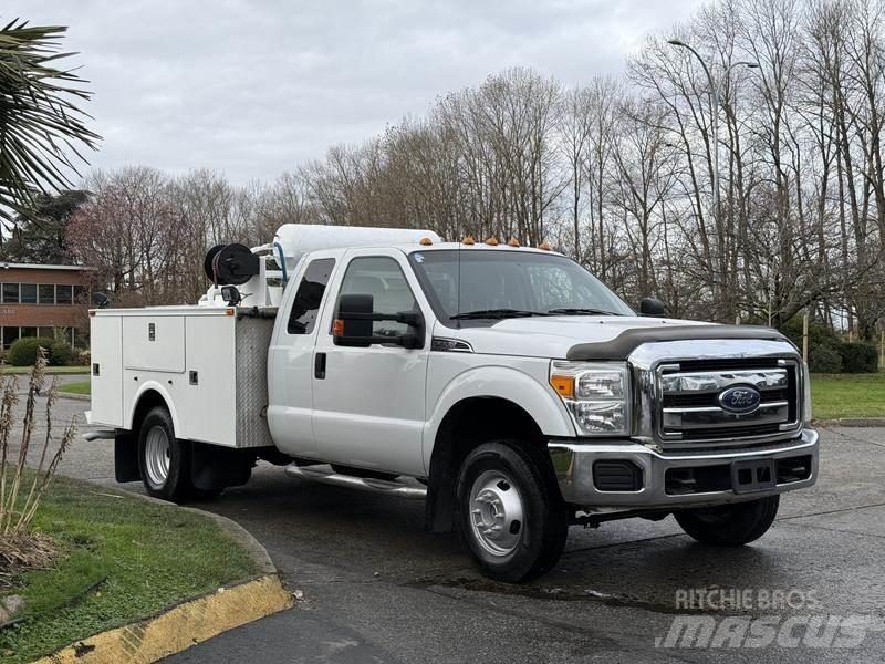 Ford F-350 SD Work Trucks / Municipal