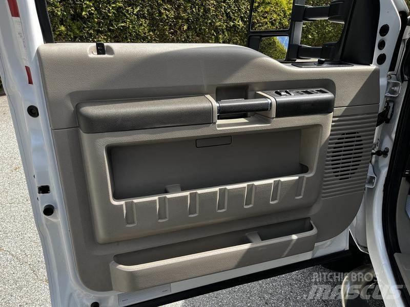 Ford F-550 Work Trucks / Municipal