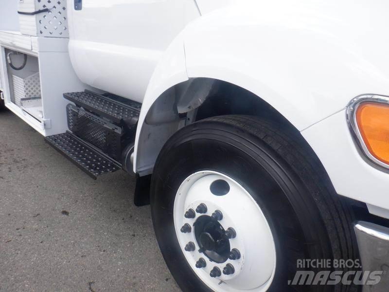 Ford F-750 Work Trucks / Municipal
