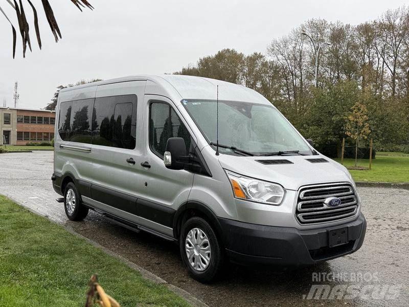 Ford Transit Automobiles / SUVS