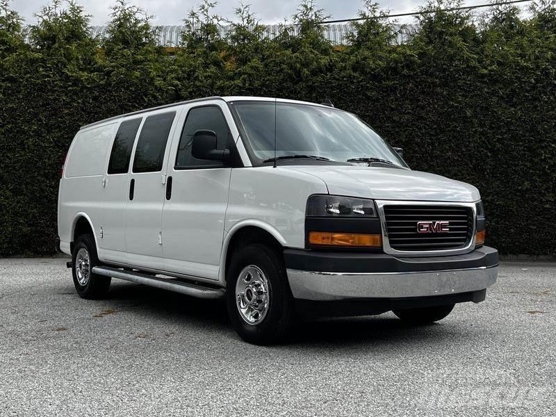 GMC Savana Panel vans