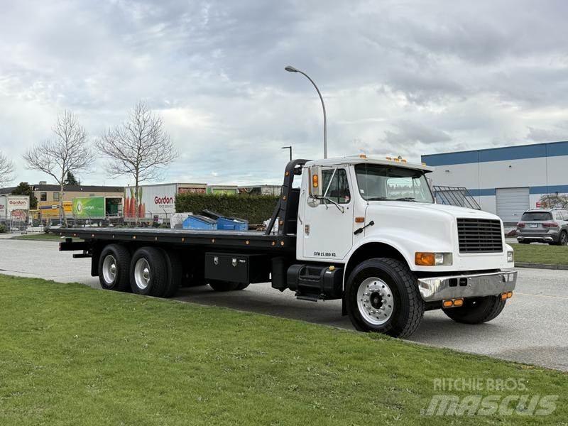International 4900 Tow Trucks / Wreckers