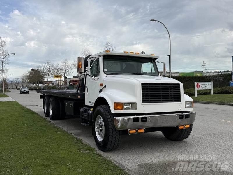 International 4900 Tow Trucks / Wreckers