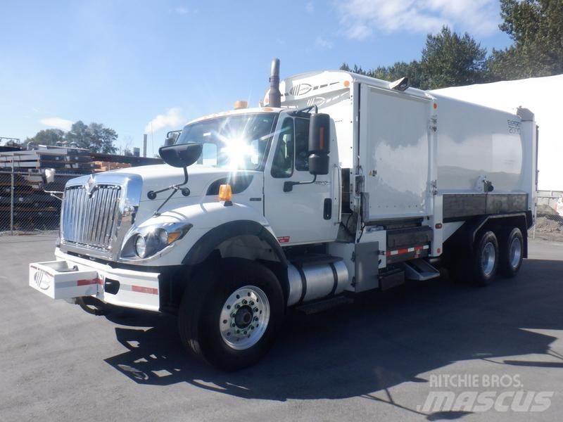 International 7400 Garbage Trucks / Recycling Trucks