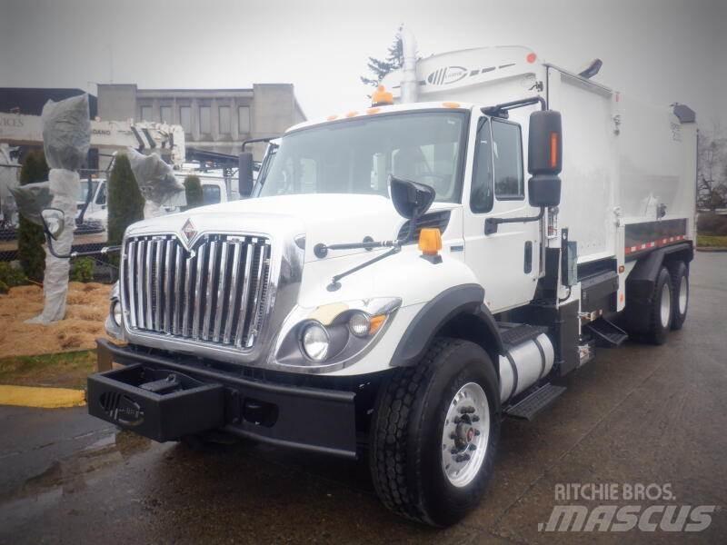 International 7400 Garbage Trucks / Recycling Trucks