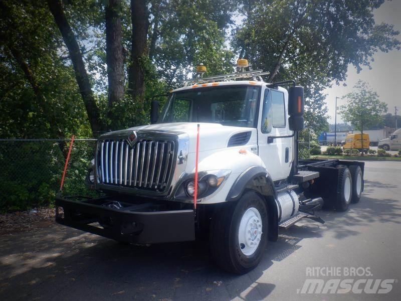 International 7400 Cab & Chassis Trucks