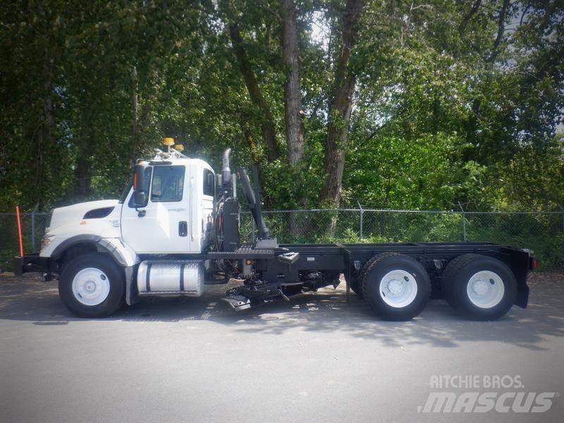 International 7400 Cab & Chassis Trucks