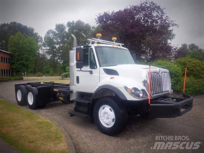 International 7400 Cab & Chassis Trucks