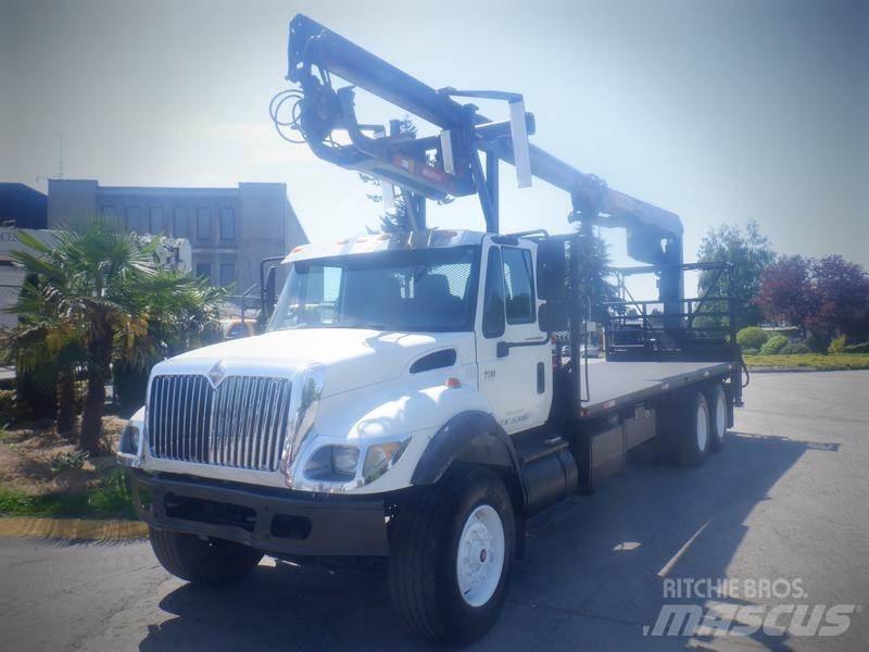 International 7500 Boom / Crane / Bucket Trucks