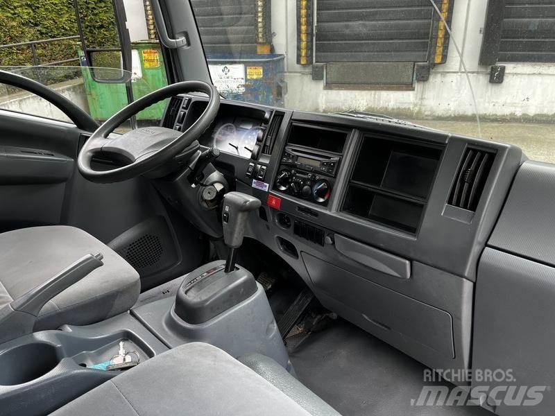 Isuzu NPR Panel vans