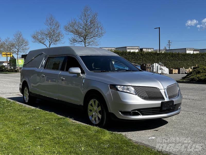 Lincoln MKT Automobiles / SUVS