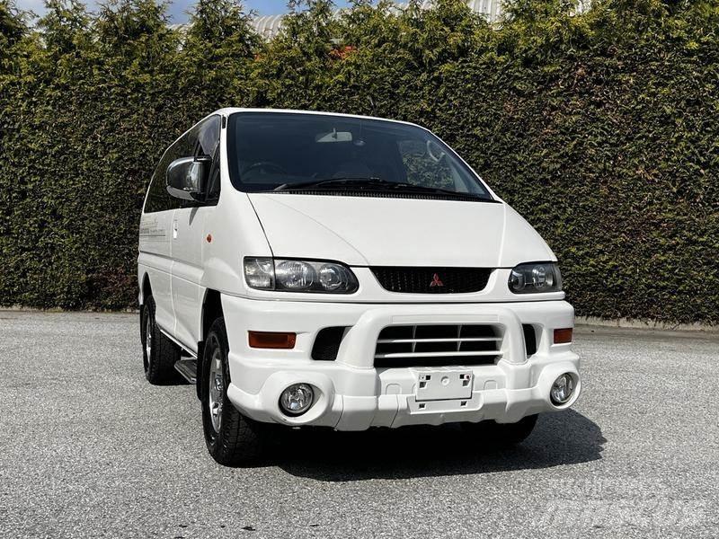 Mitsubishi Delica Automobiles / SUVS