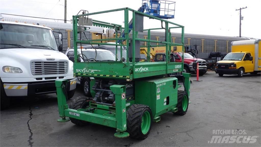 SkyJack SJ6826RT Scissor Lifts