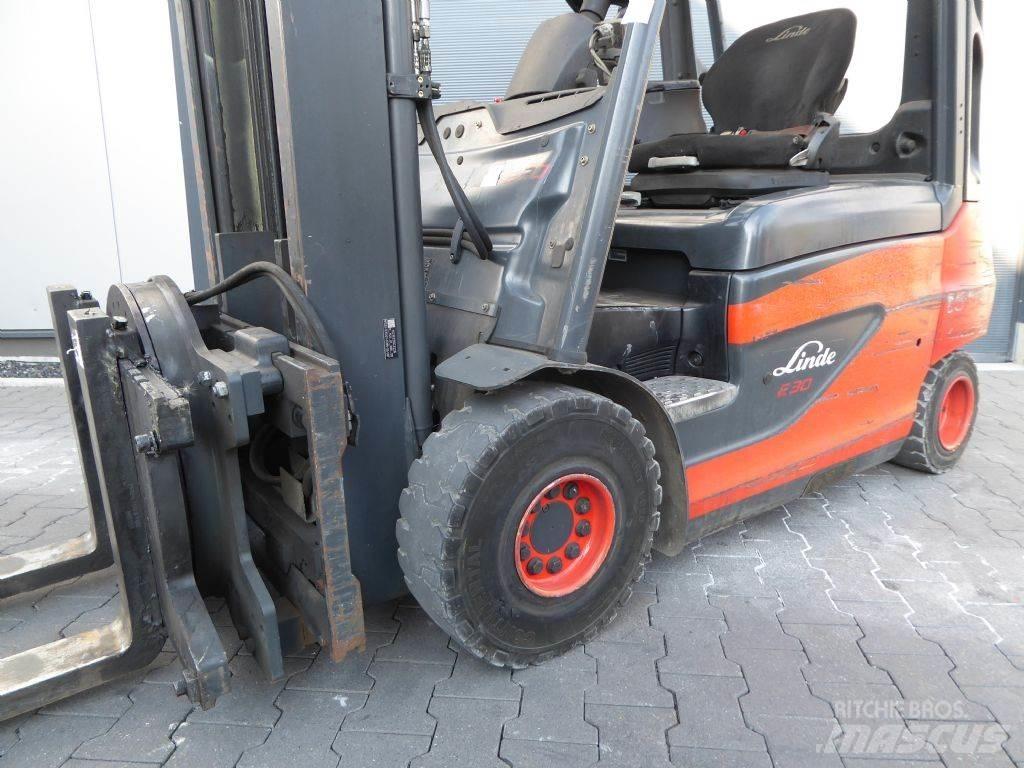 Linde E30-01 Electric Forklifts
