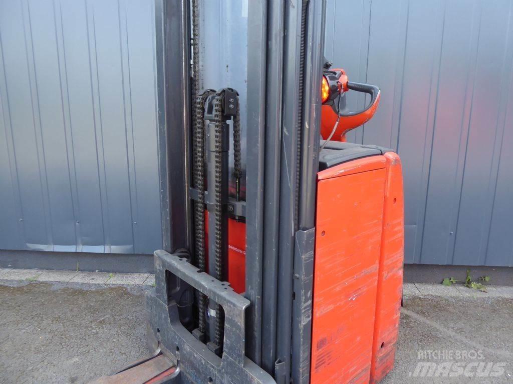 Linde L16 Pedestrian stacker