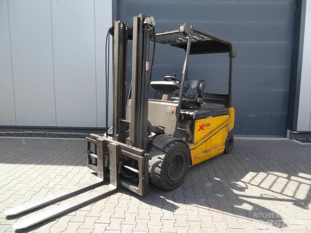 OM XE50 Electric Forklifts